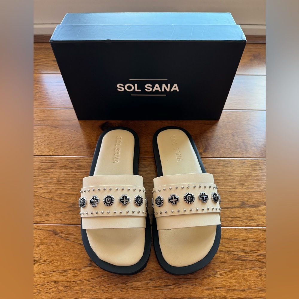 Sol Sana Cleo Slide